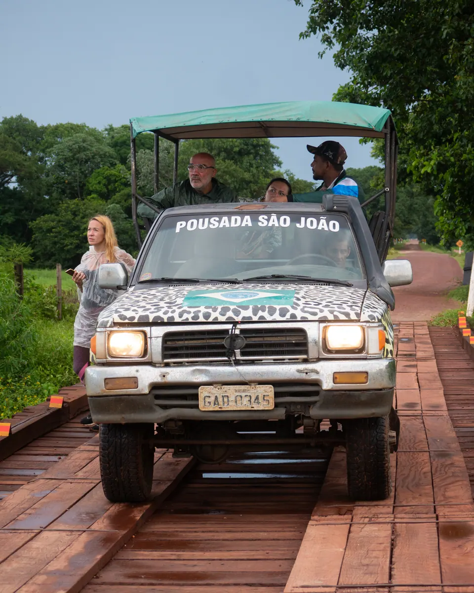 Safarifahrzeug der Pousada São João
